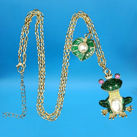 Frog Prince with Lily Pad Necklace Enamel Rhnestone Gift Boxed Green Pink Eyes - Picture 7 of 7